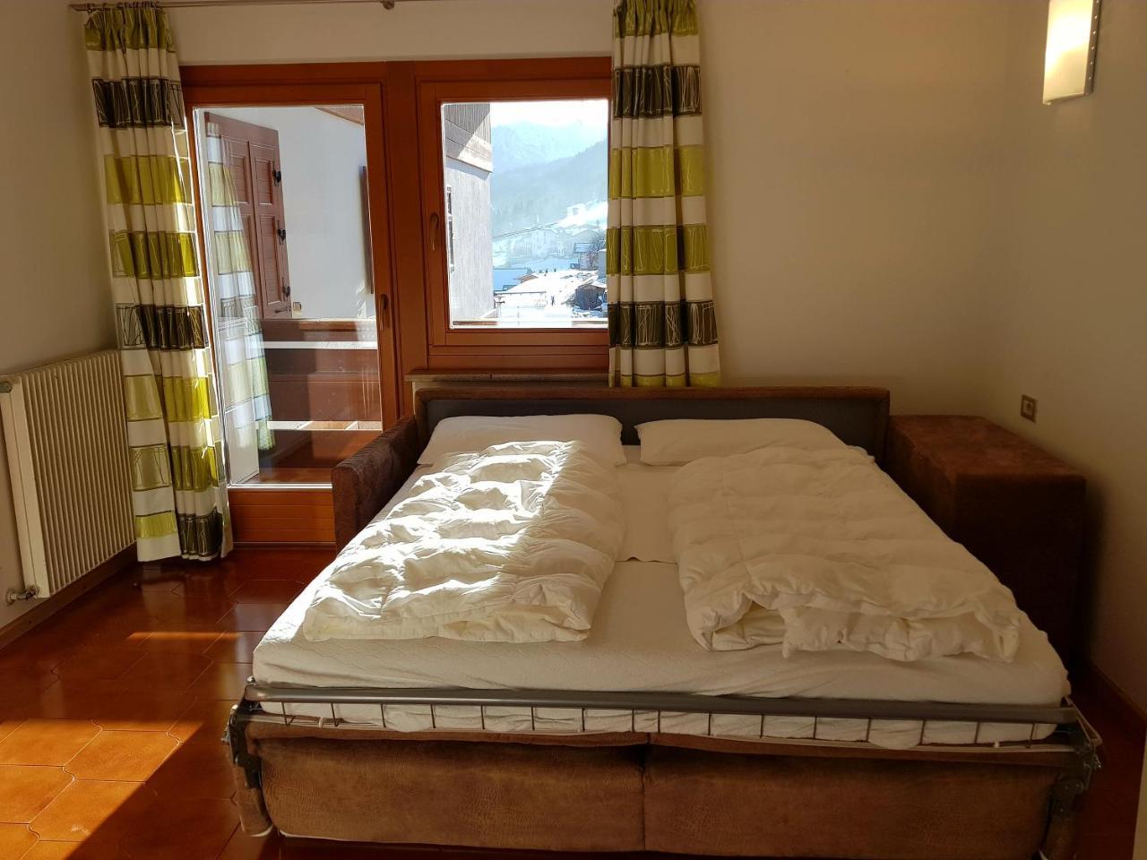 Three-Bedroom Apartment,768279244:JPEG