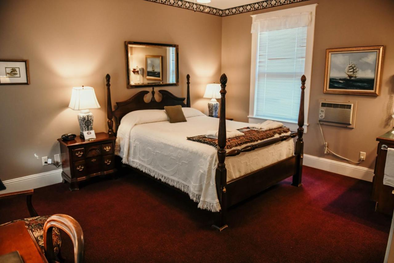 Queen Room