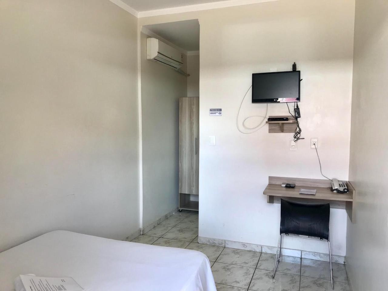 Quarto individual econômico sem frigobar