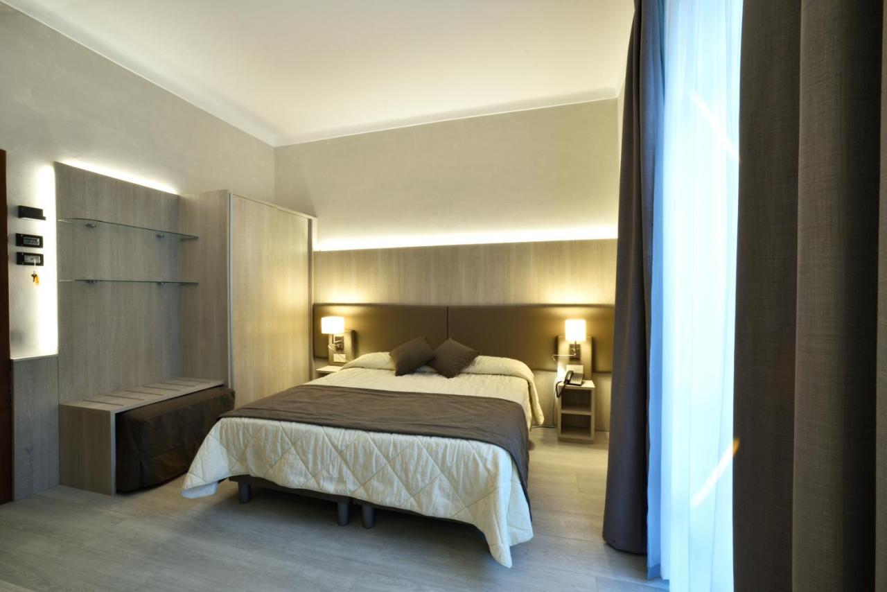 Deluxe Room,768950098:JPEG