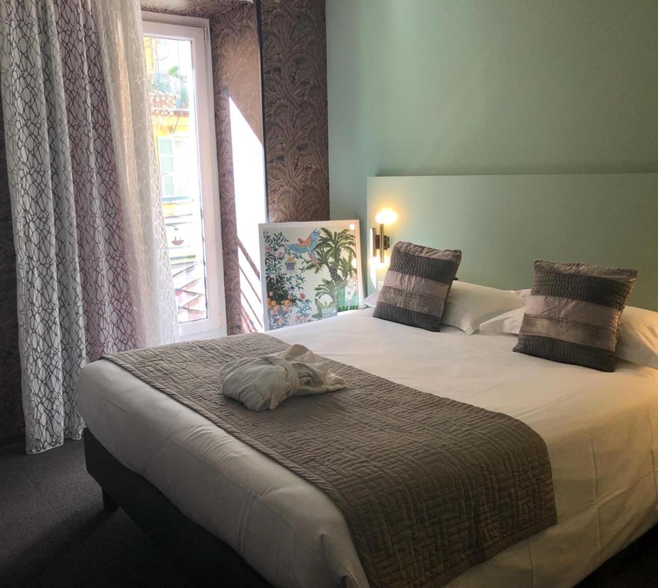 Medium Double Room