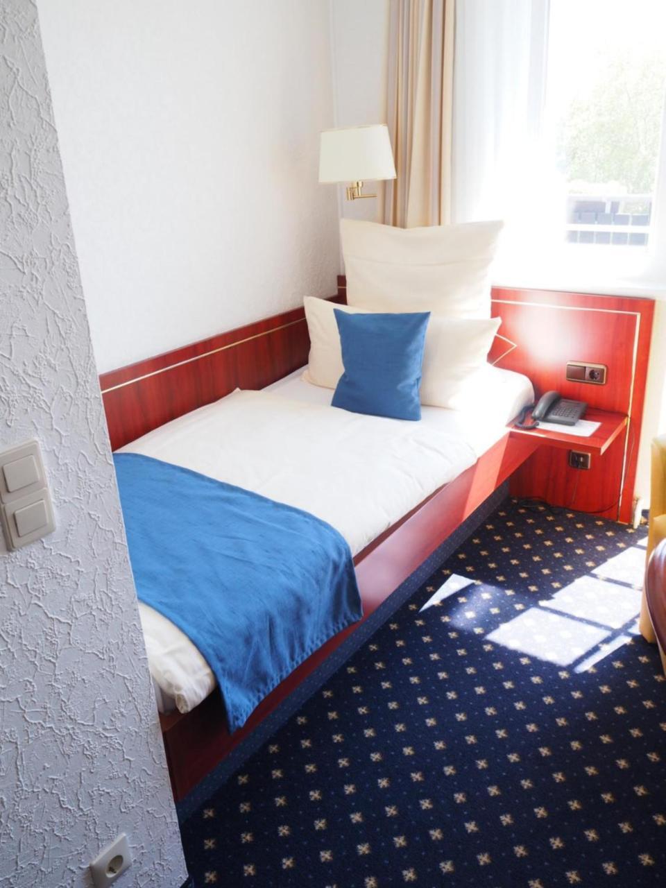Single Room Balcony