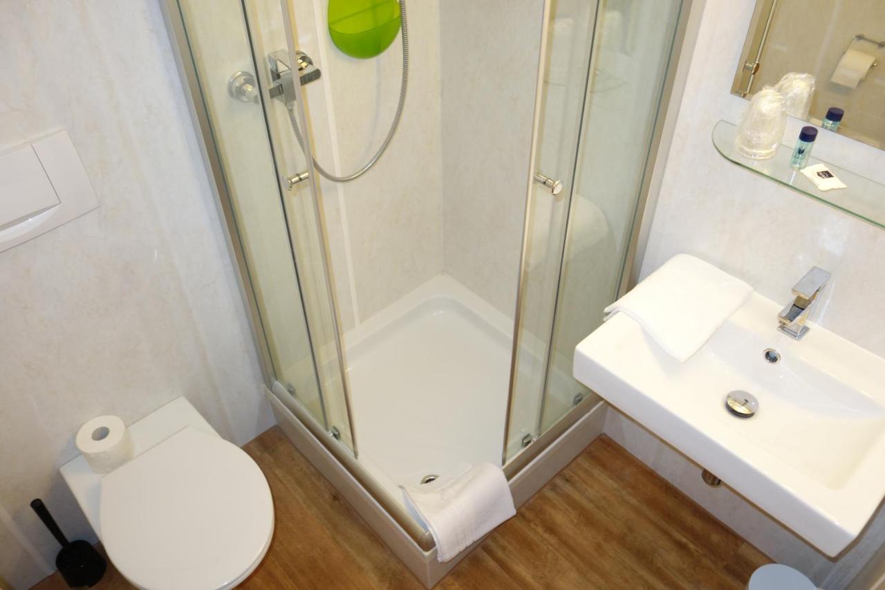 Standard Single Room,769158241:JPEG