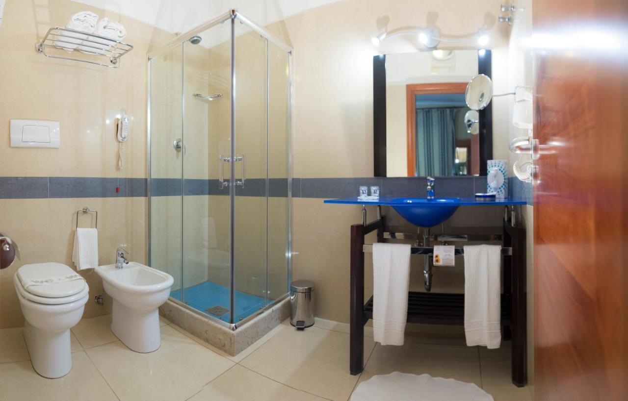 Triple Room,1002379995:JPEG