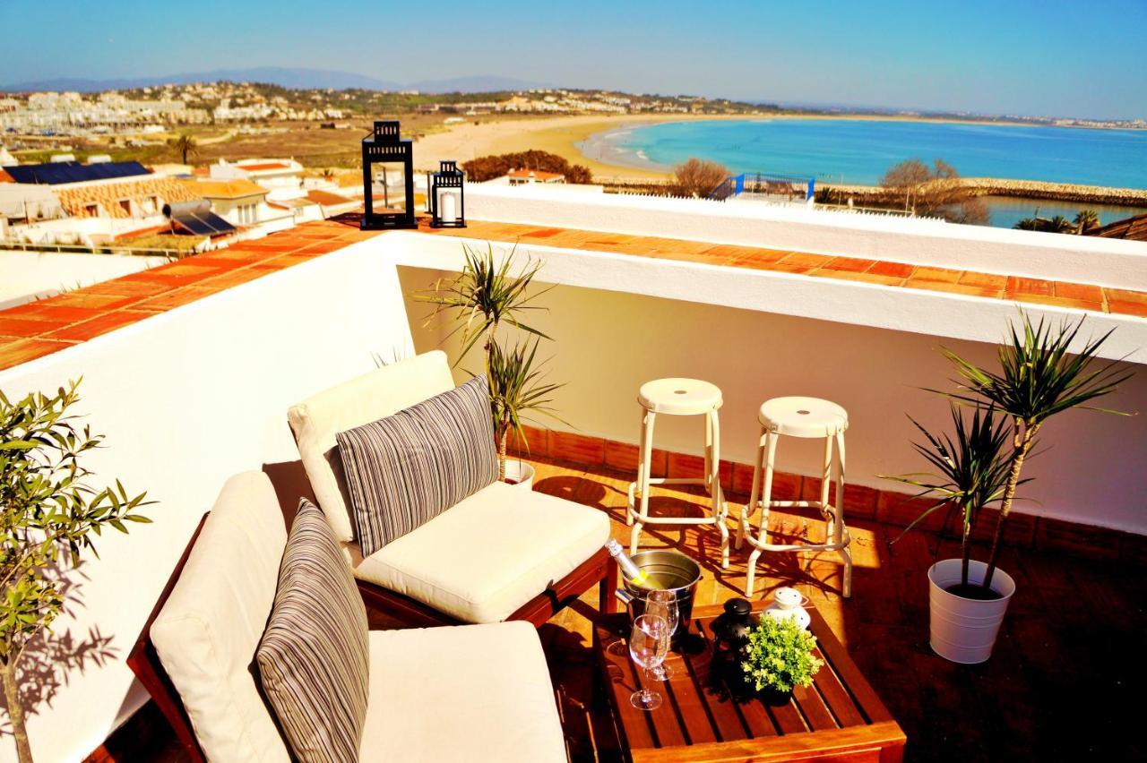 One-Bedroom Apartment with Terrace and Balcony,769470634:JPEG