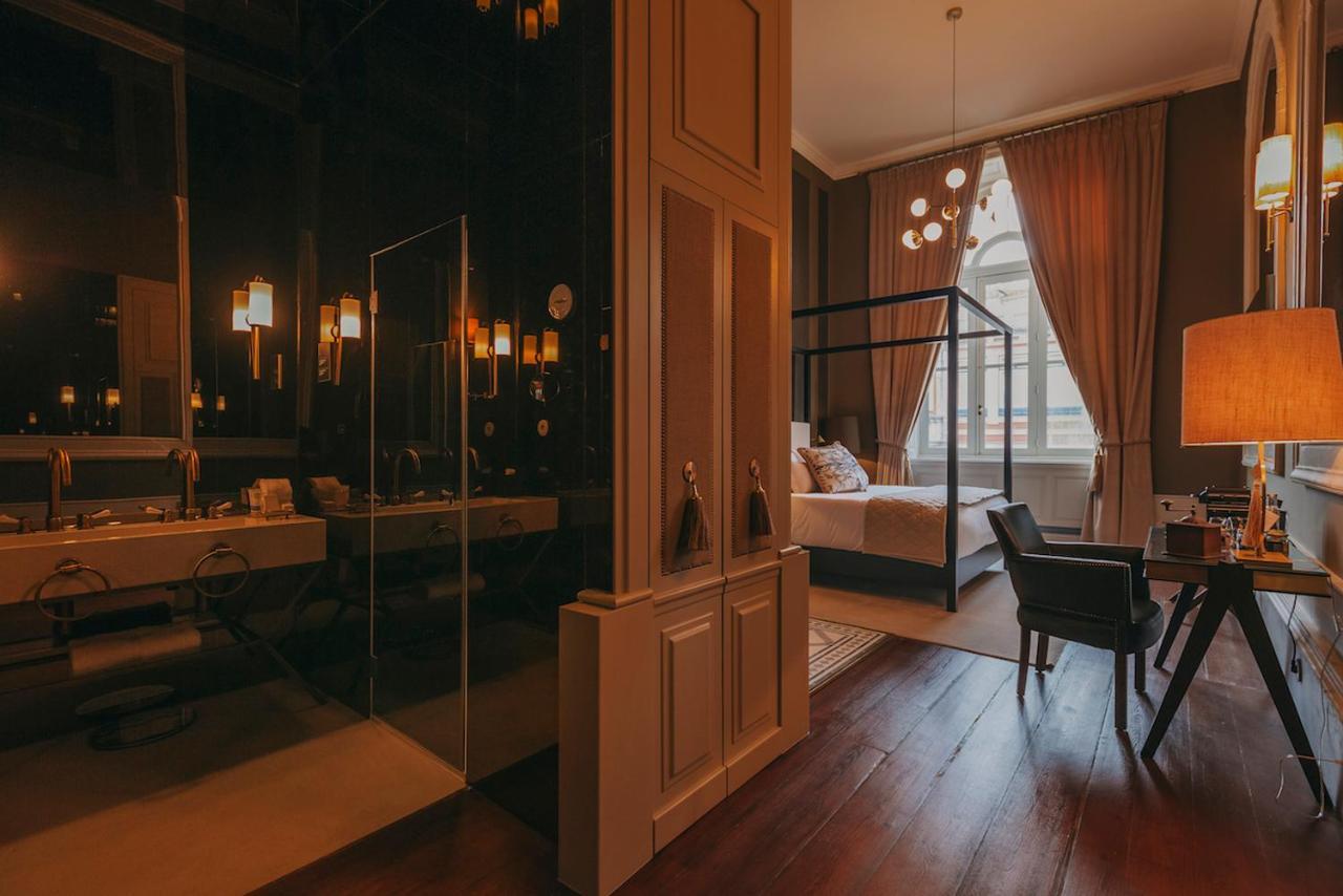 Deluxe Double Room Bath