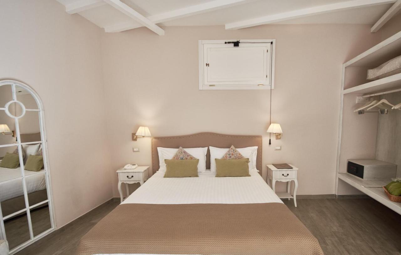Deluxe Double Room Bath