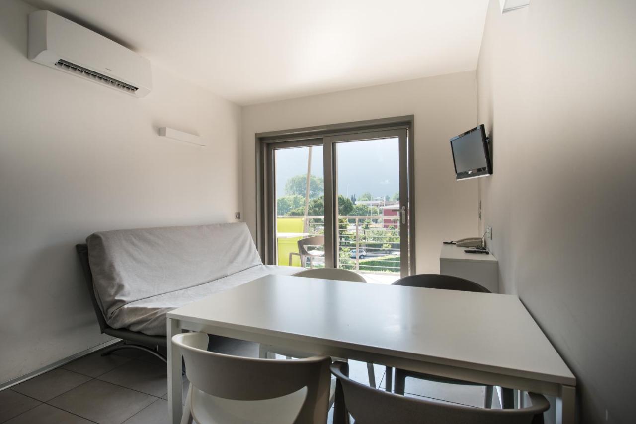 Marina Side Apartment