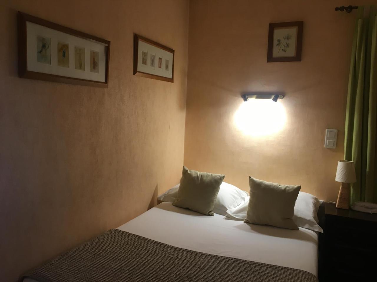 Single Room with Shared Toilet,770095396:JPEG