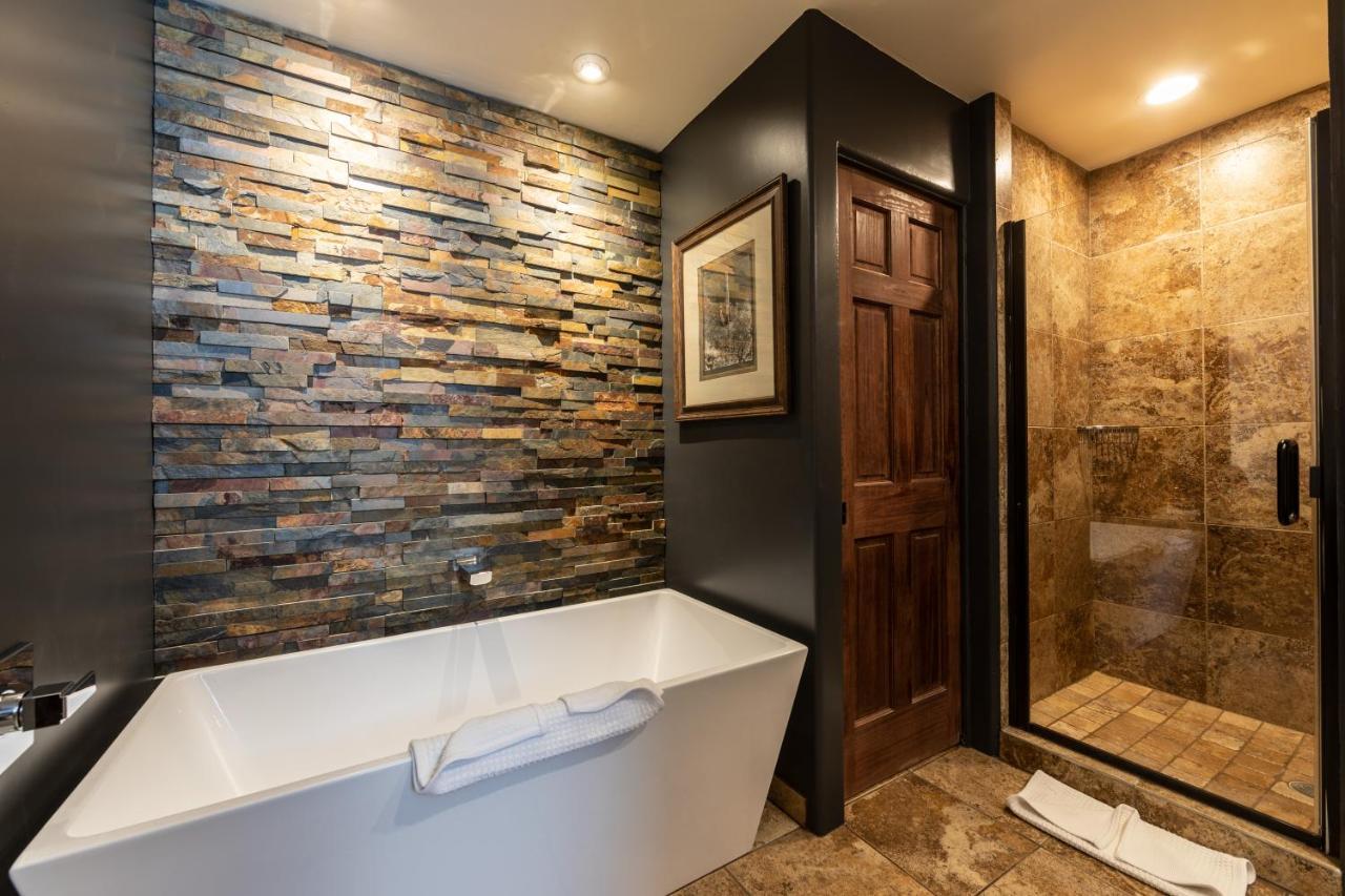 Superior One-Bedroom Suite