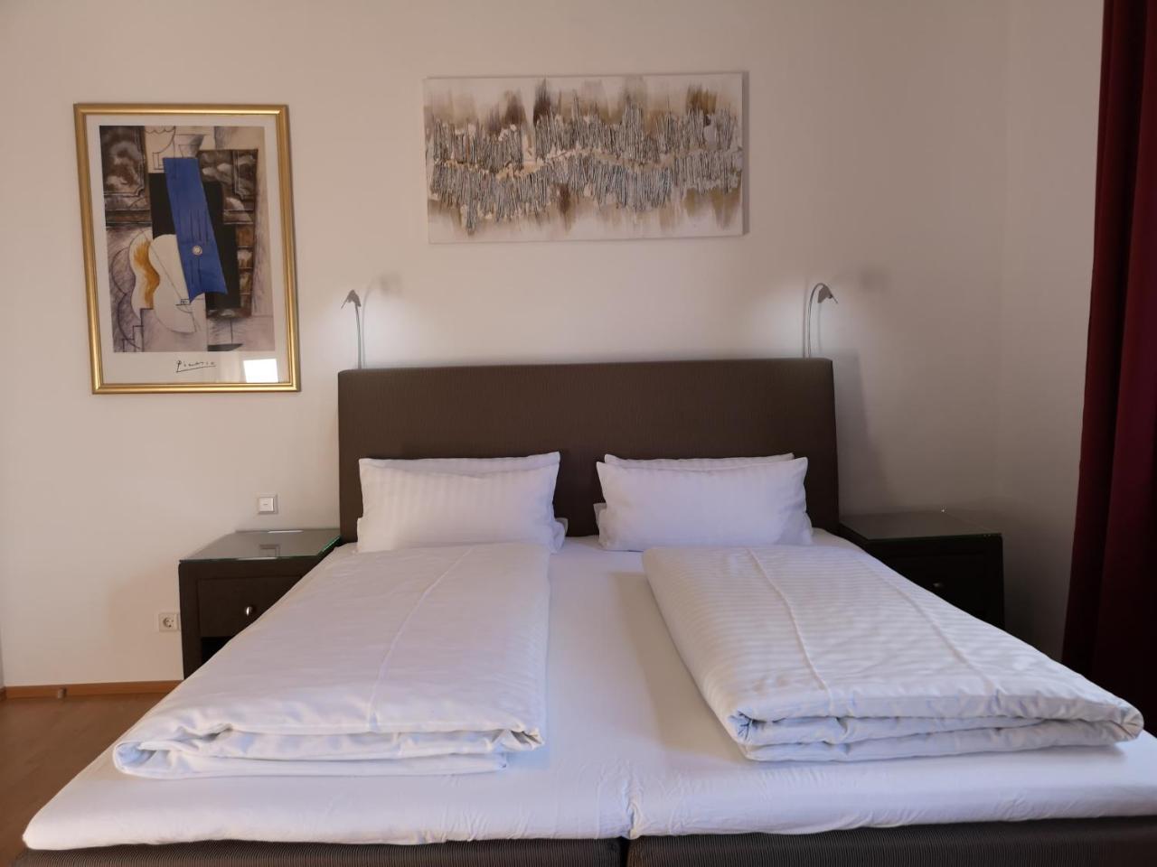 Large Double Room,758422195:JPEG