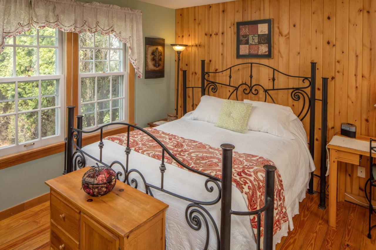 Deluxe Room Pet Friendly