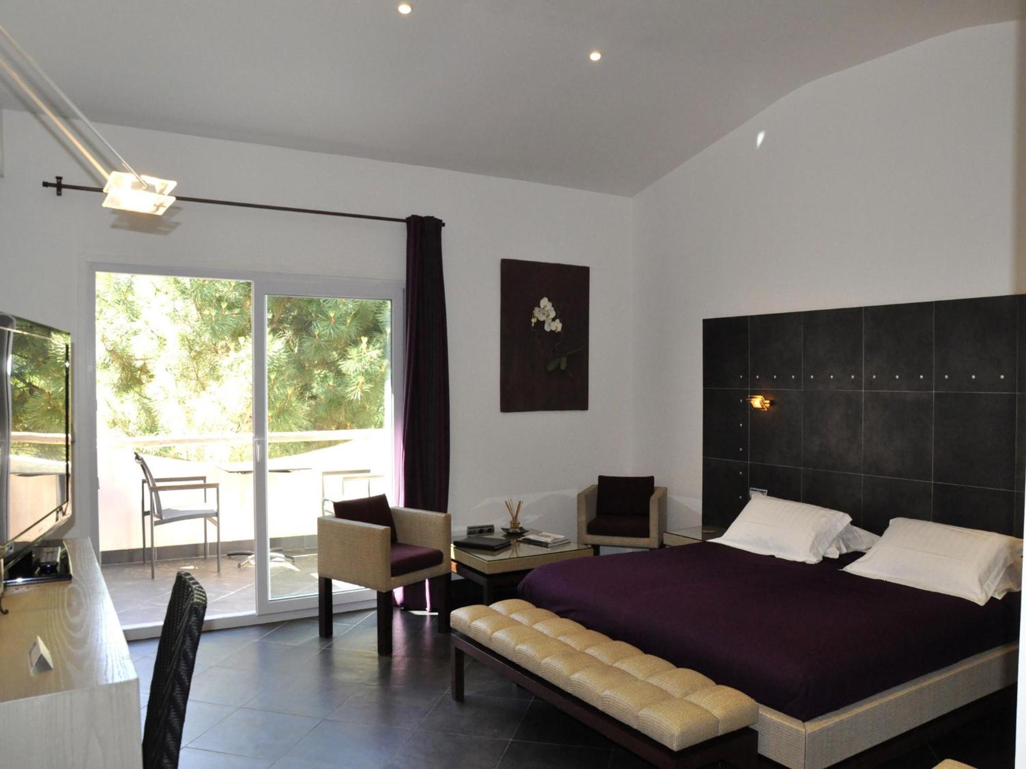 Superior Deluxe Room with Spa Bath,664352070:JPEG