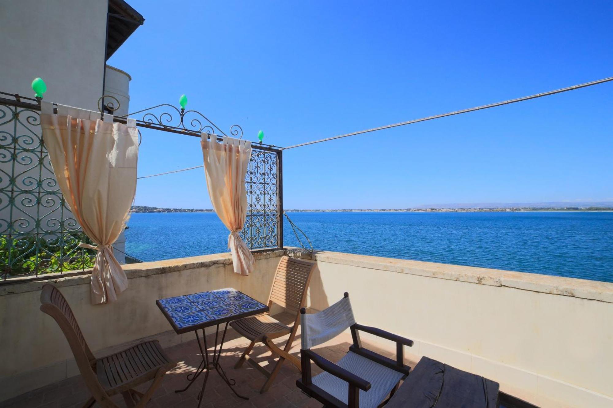 Junior Suite with Terrace and Sea View,972592513:JPEG