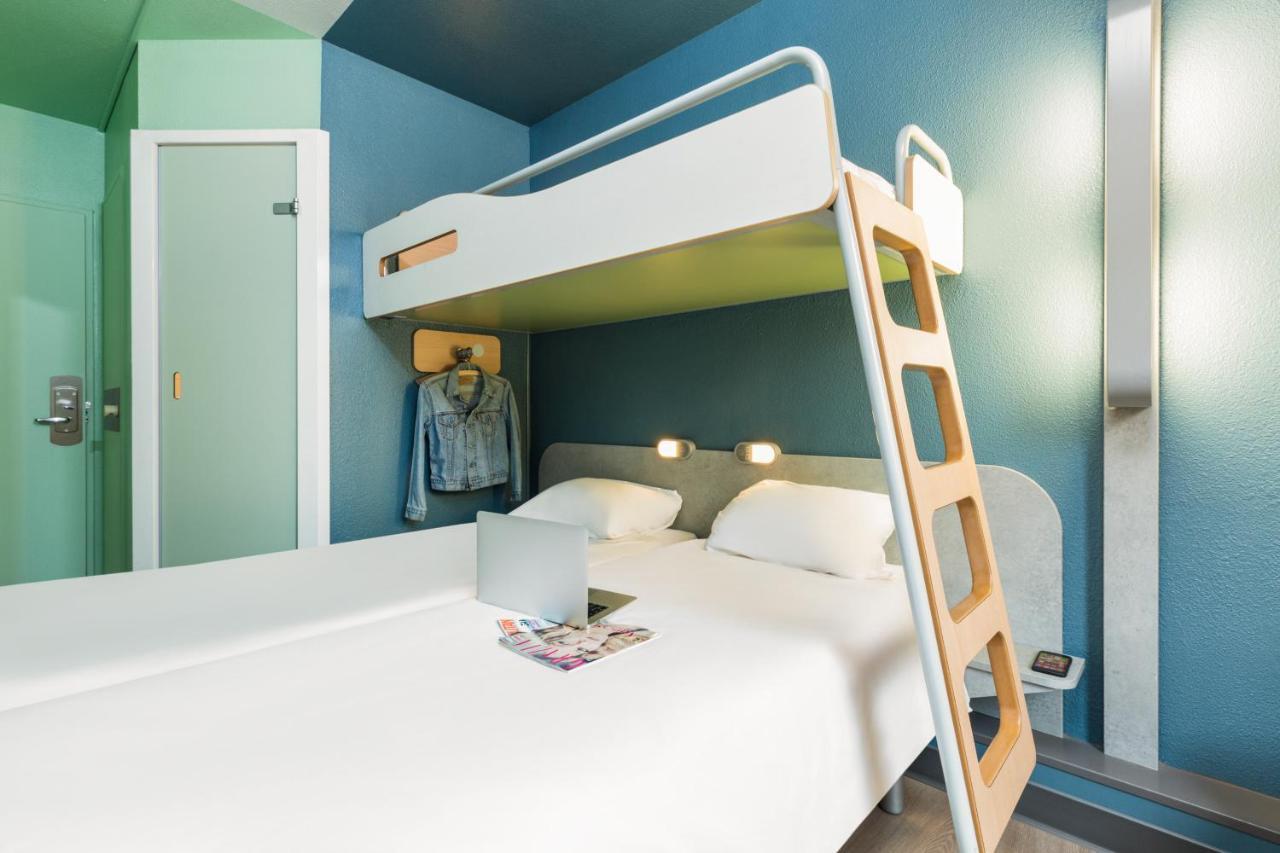 Triple Room Three Single Beds,775099369:JPEG