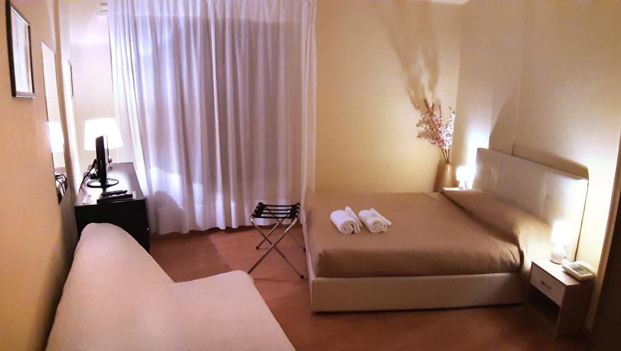 Double Room,775175560:JPEG