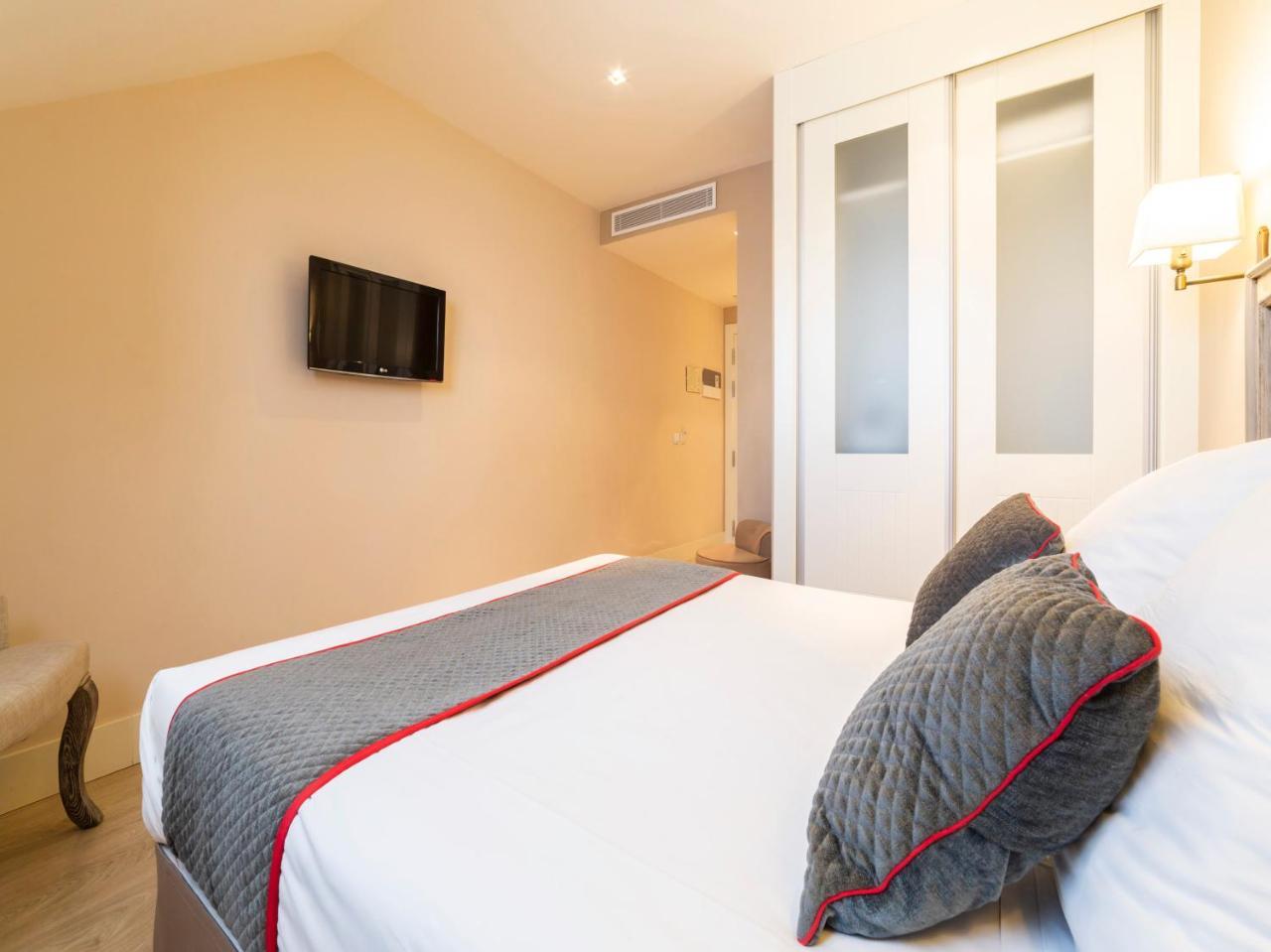 Double Room,775539241:JPEG