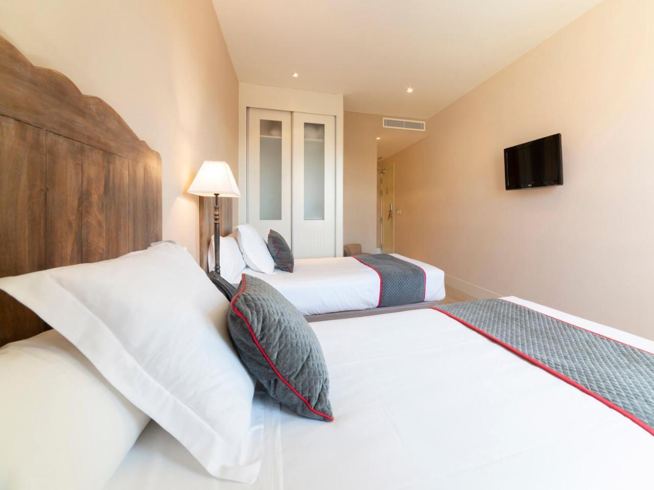 Twin Room,775537282:JPEG