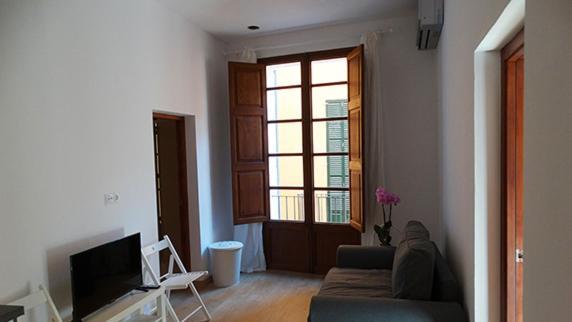 One-Bedroom Apartment,775629970:JPEG