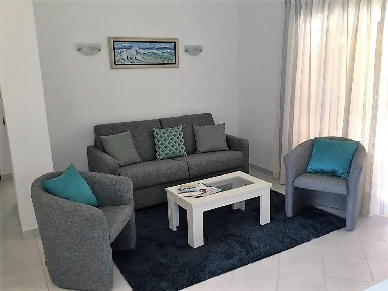 One-Bedroom Deluxe Apartment