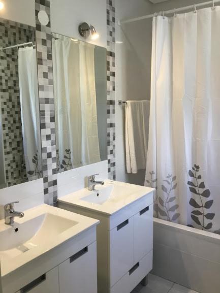 One-Bedroom Deluxe Apartment