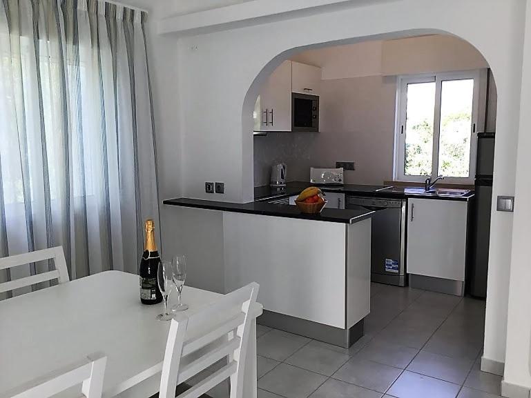 One-Bedroom Deluxe Apartment