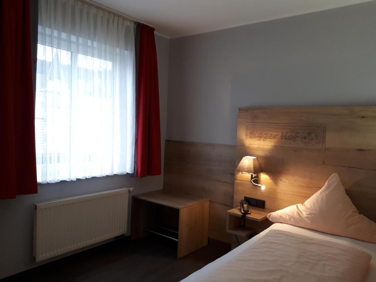 Single Room,775812244:JPEG