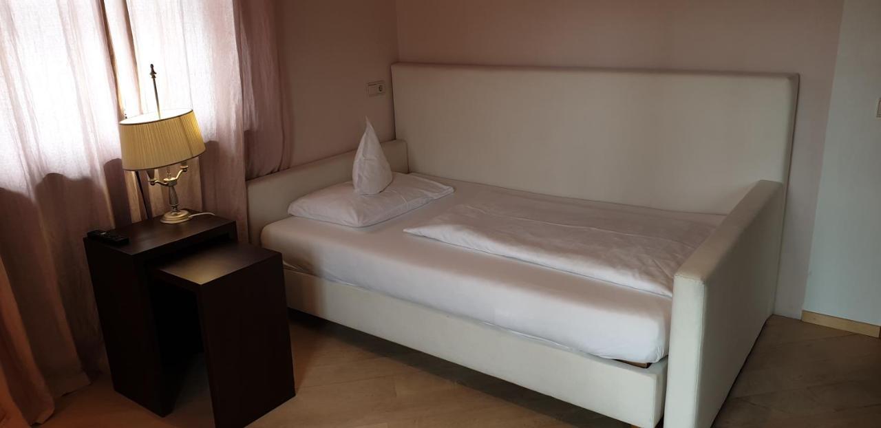 Single Room Balcony,775869970:JPEG