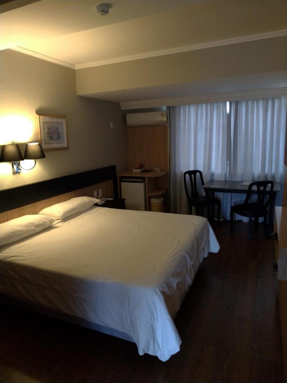 Queen Room,775915900:JPEG
