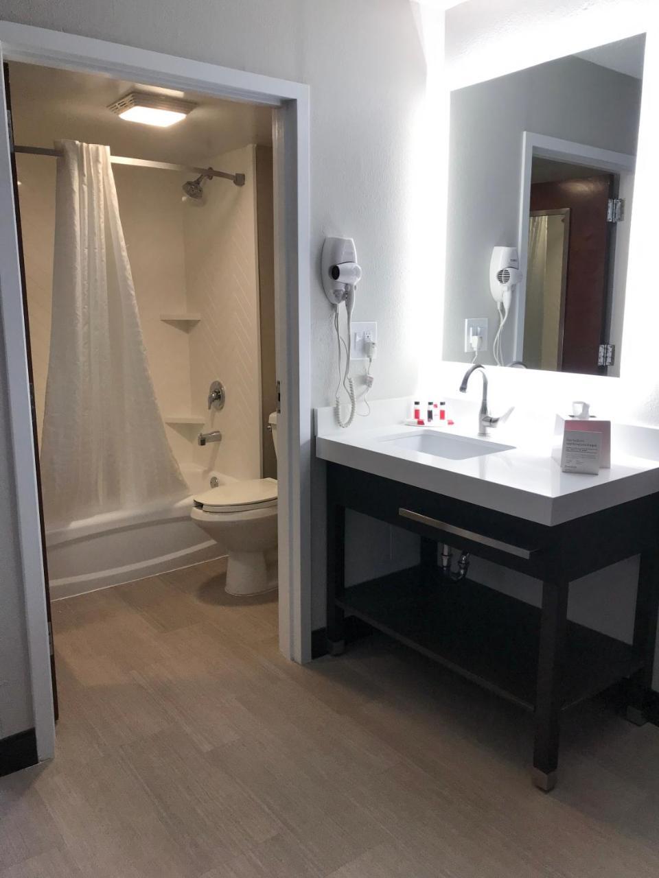 Studio Suite Two Double Beds Non-Smoking