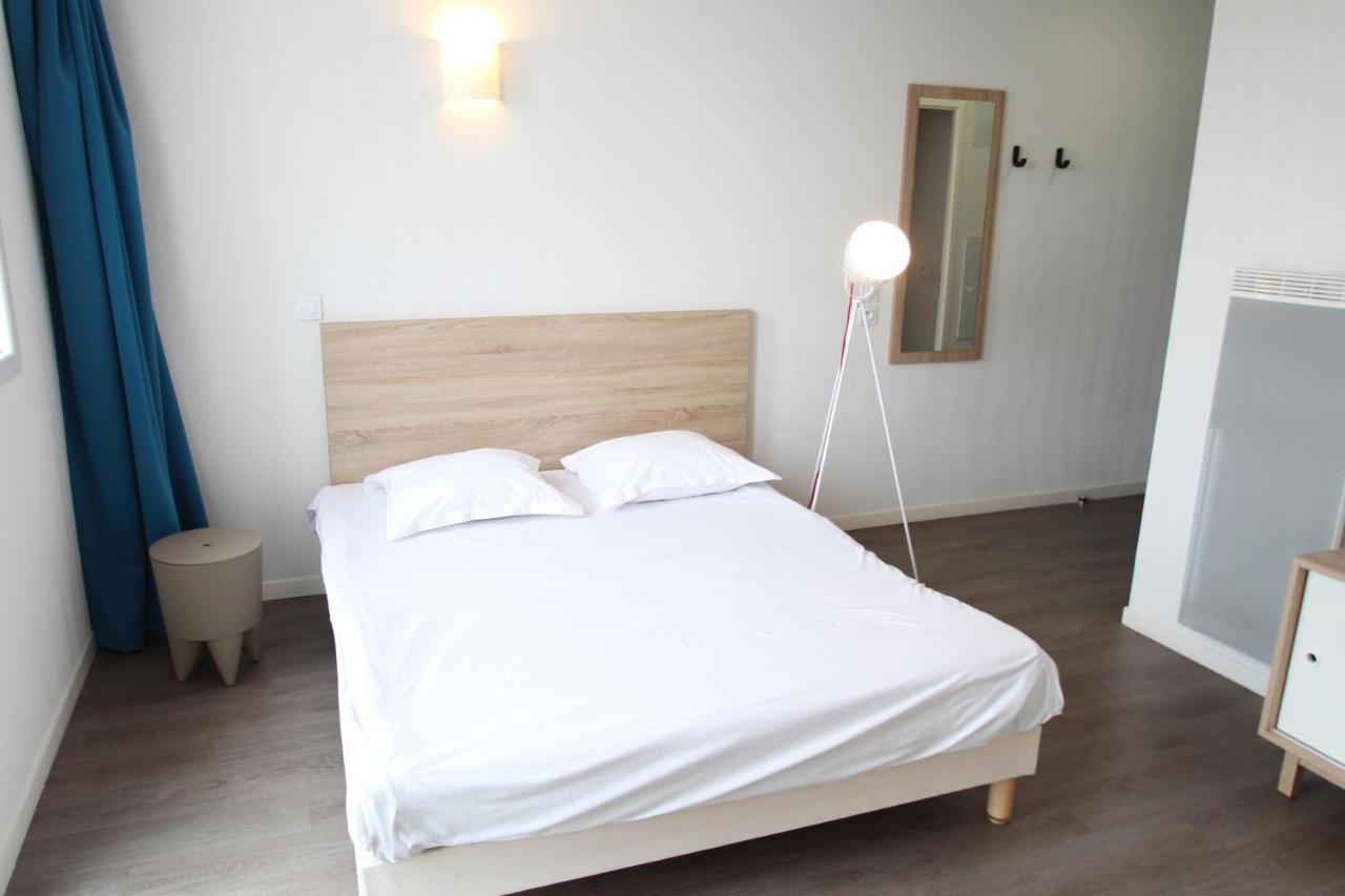 One-Bedroom Apartment,775998295:JPEG