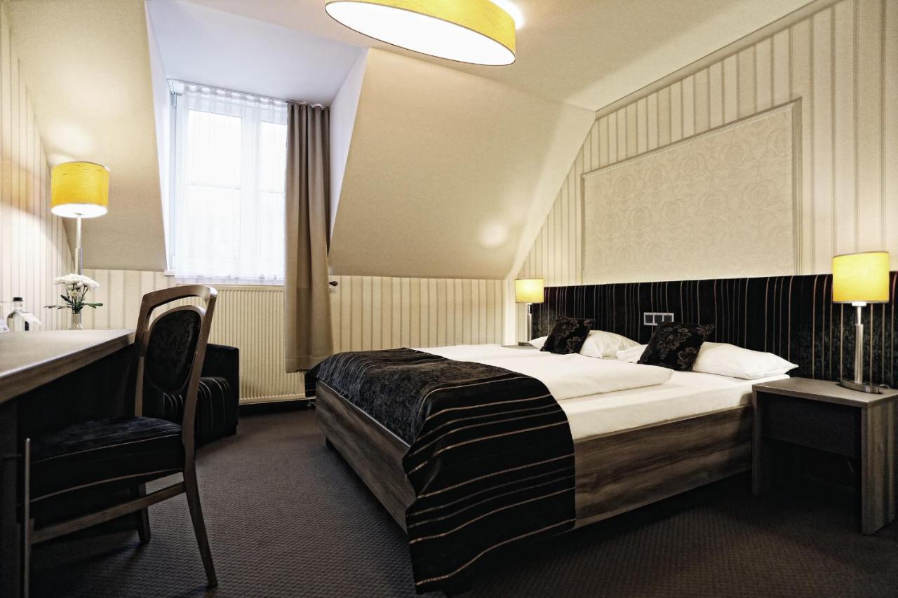 Standard Double Room,776106475:JPEG