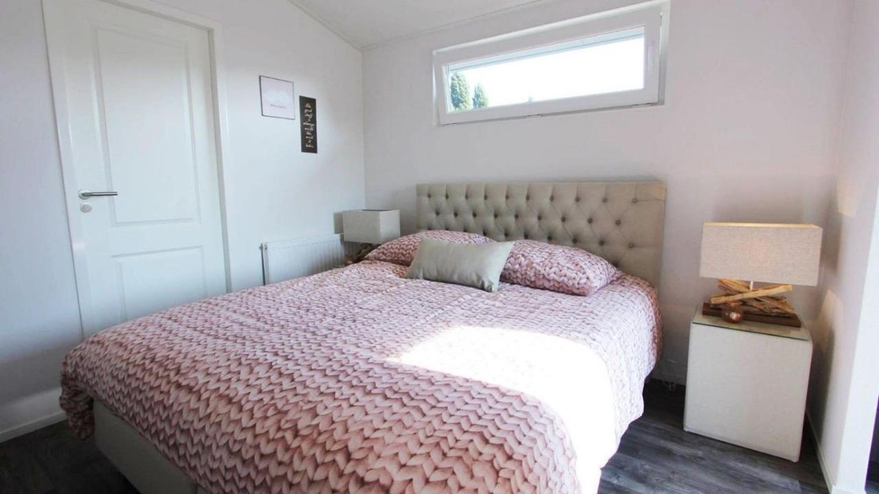 Chalet met 2 slaapkamers Veranda 4