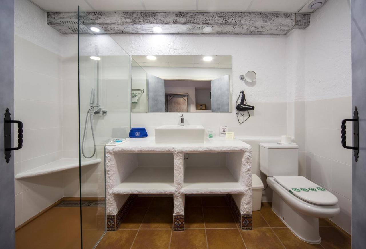 Budget Double or Twin Room,1758536990:JPEG
