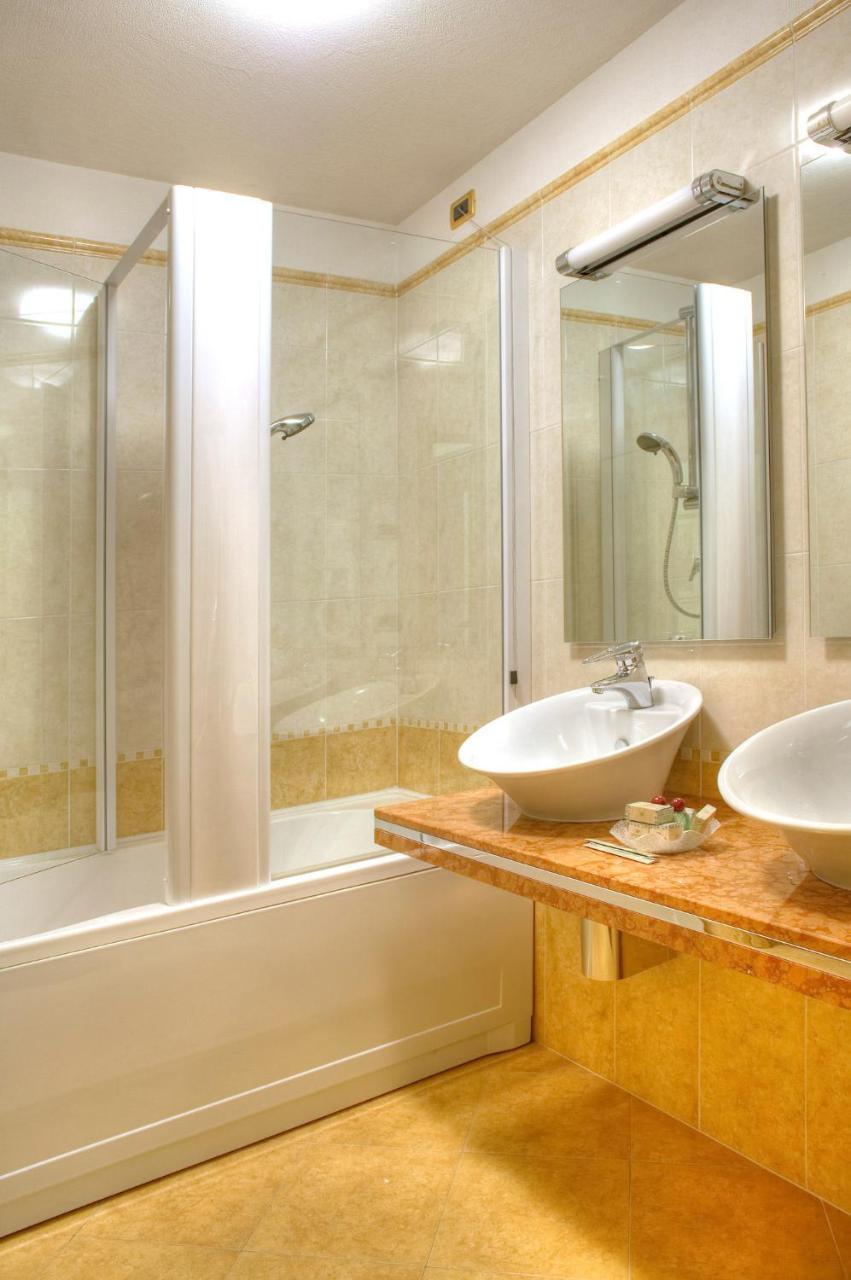Double or Twin Room,776420620:JPEG