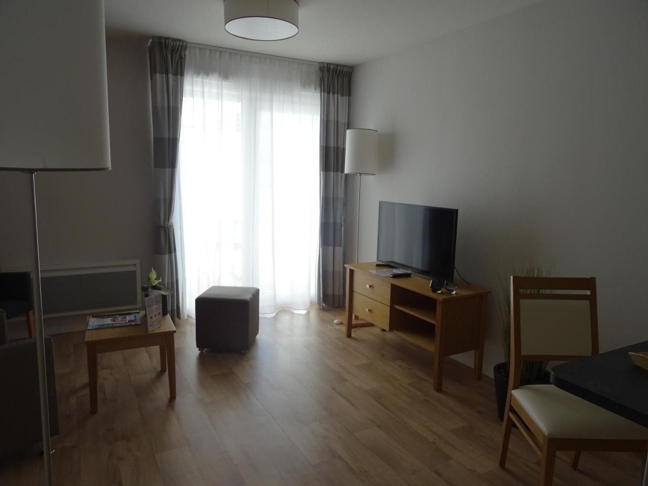 Studio Apartment,776636764:JPEG