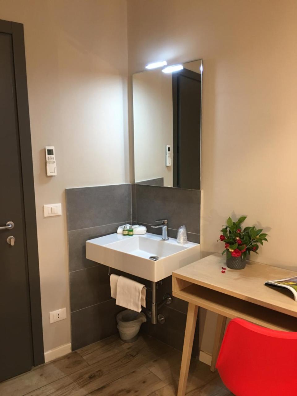 Single Room,644122536:JPEG