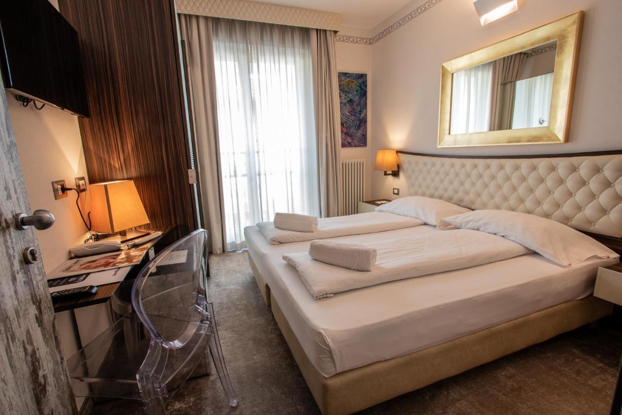 Standard Double Room,776709811:JPEG