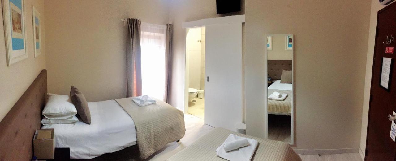 Twin Room,776728834:JPEG