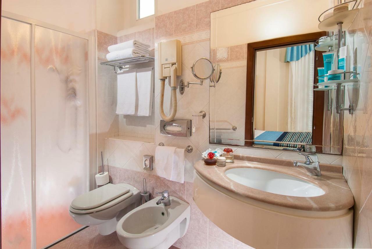 Superior Triple Room,776799664:JPEG