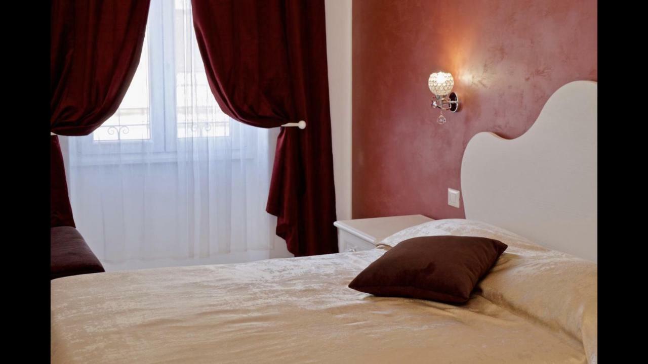 Deluxe Room,778772520:JPEG
