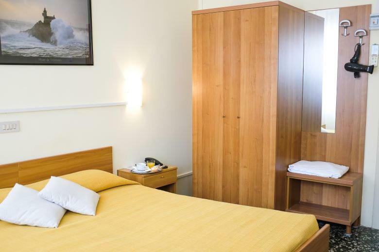 Double or Twin Room,778797690:JPEG
