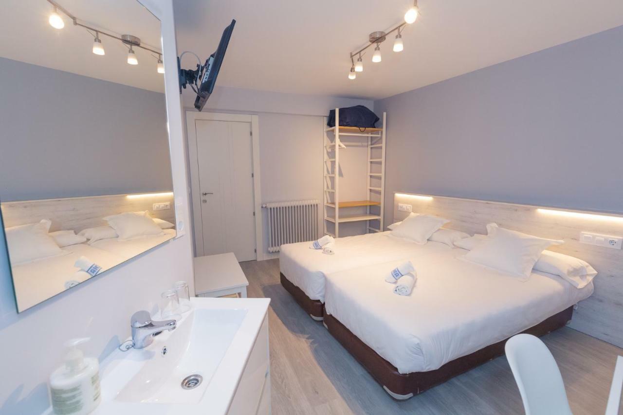 Twin Room,779252475:JPEG
