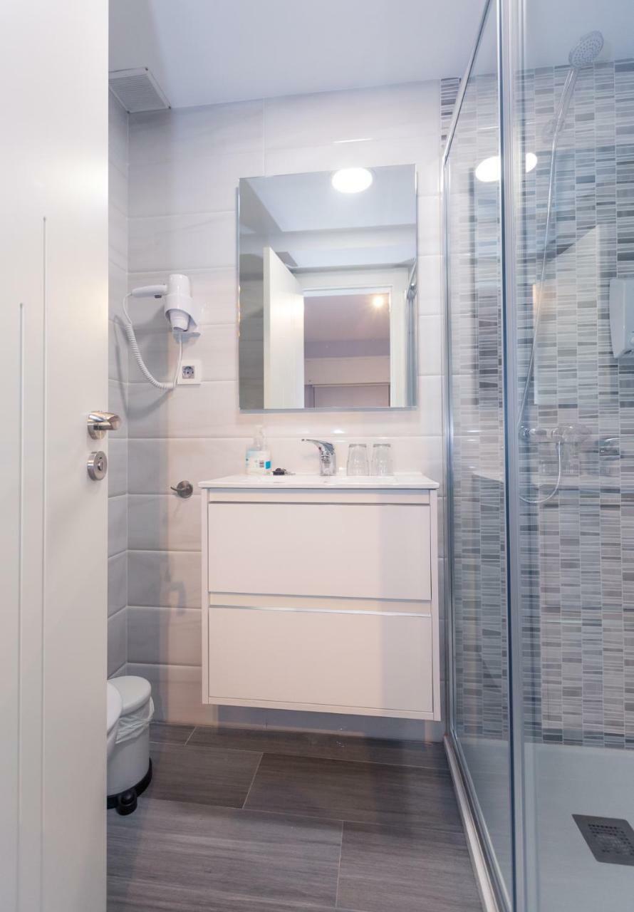 Double Room Private Bathroom 1 Double bed,779252673:JPEG