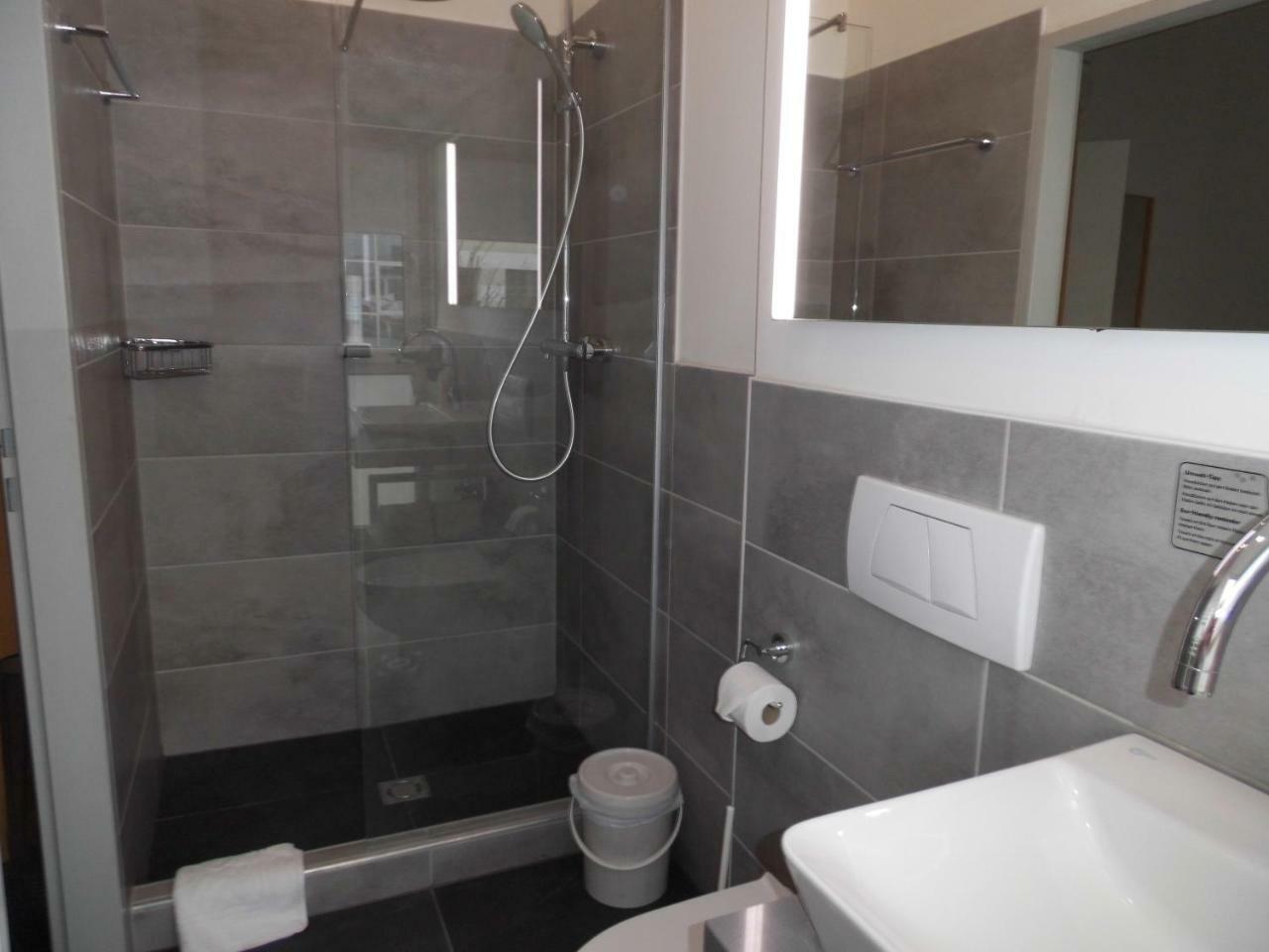 Double Room Private Bathroom,779351919:JPEG