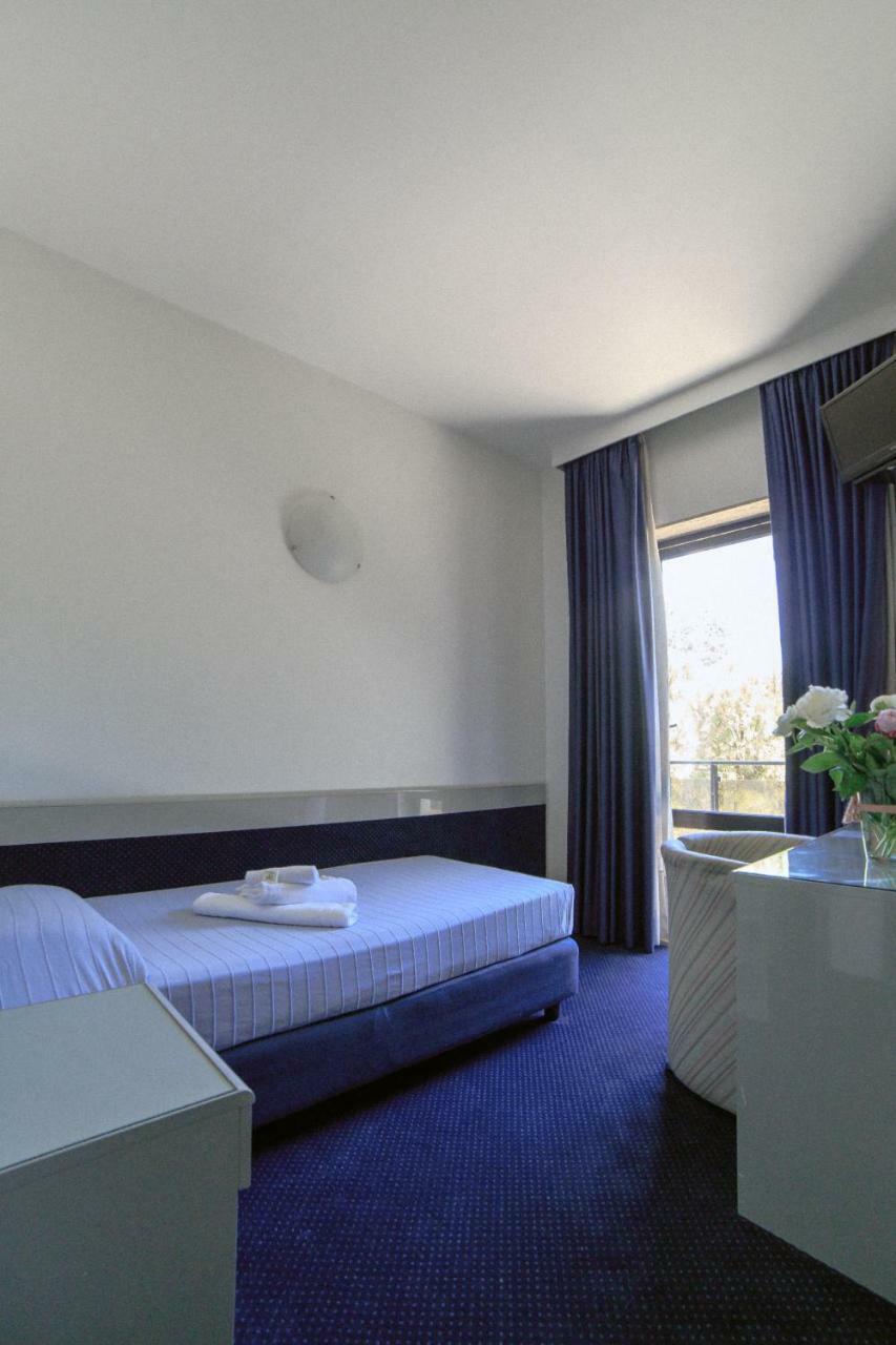 Single Room,60940342:JPEG