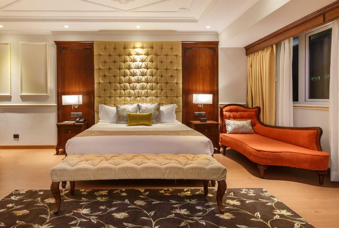 Royal Suite Airport Transfers Early Check & Late Check-out by 2 Hrs