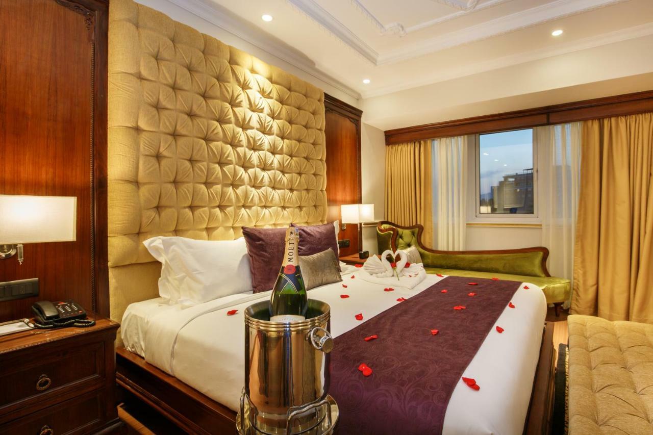 Royal Suite Airport Transfers Early Check & Late Check-out by 2 Hrs