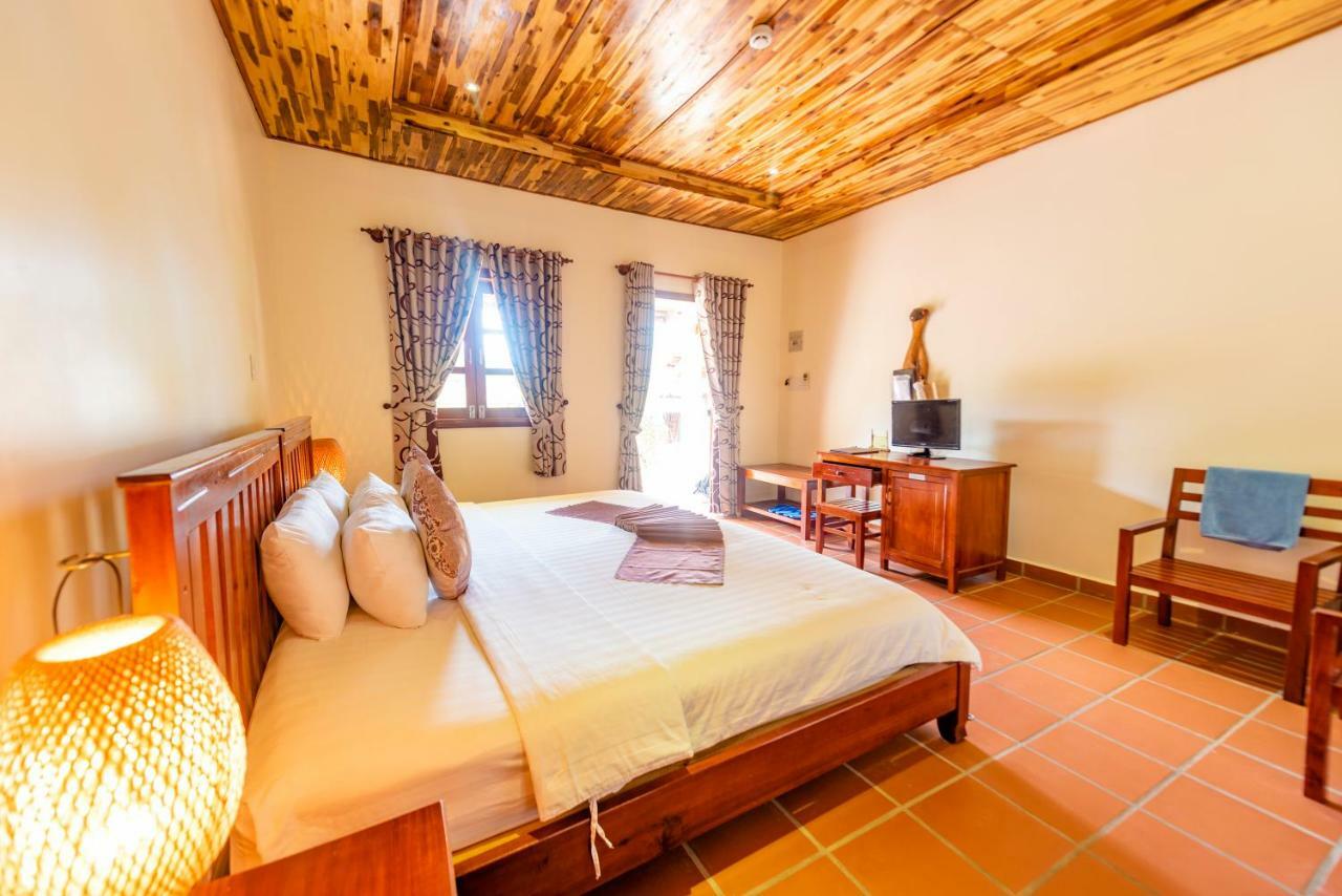 Deluxe Double Room Partial Sea View