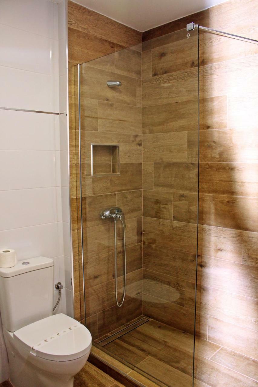 Triple Room Private Bathroom,1365867902:JPEG